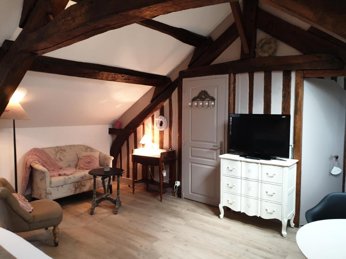 D'Anciennes "Chambres De Bonnes" องเฟลอร์ ภายนอก รูปภาพ