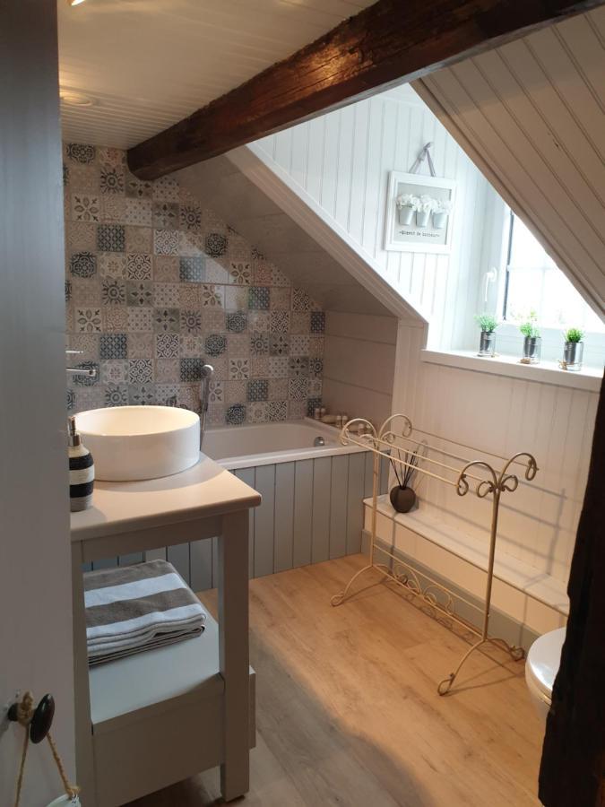 D'Anciennes "Chambres De Bonnes" องเฟลอร์ ภายนอก รูปภาพ
