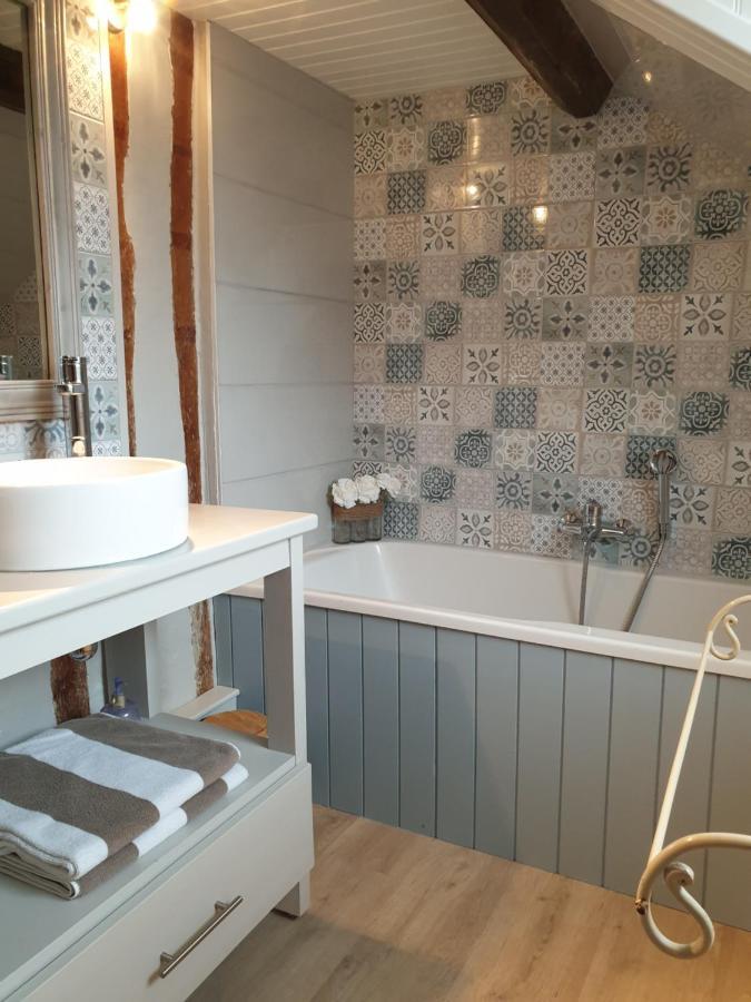 D'Anciennes "Chambres De Bonnes" องเฟลอร์ ภายนอก รูปภาพ